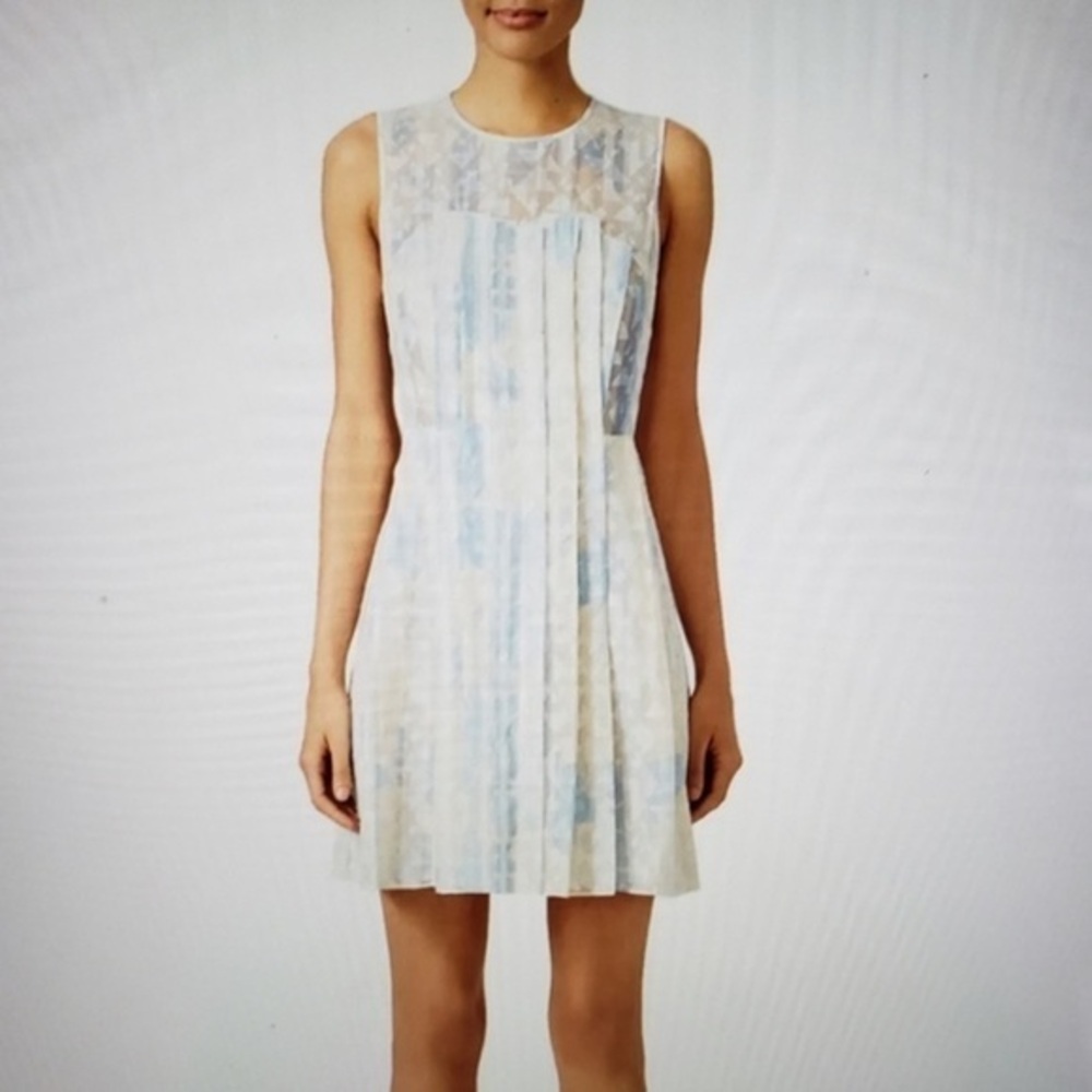 O’2nd Shades of White Dress, size 2